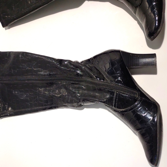 Maurice's Faux Leather Calf high heel boots. Size 10 Black - Picture 4 of 12